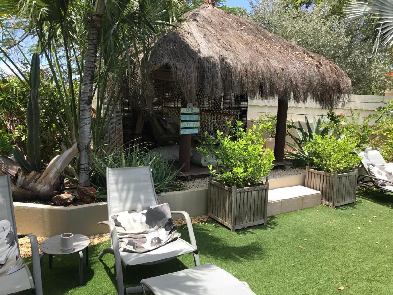 Bananas Apartments Adults Only Palm Beach Extérieur photo